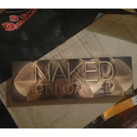Urban Decay Naked Reloaded Eye Shadow Palette - Picture 2 of 3